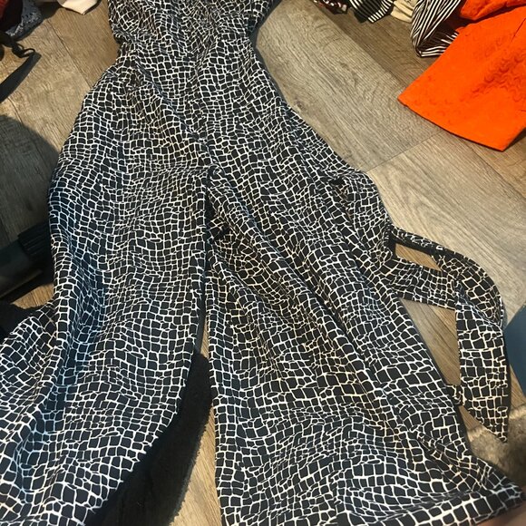 Calvin Klein black and white patterned Jumpsuit size 6 - Picture 3 of 10